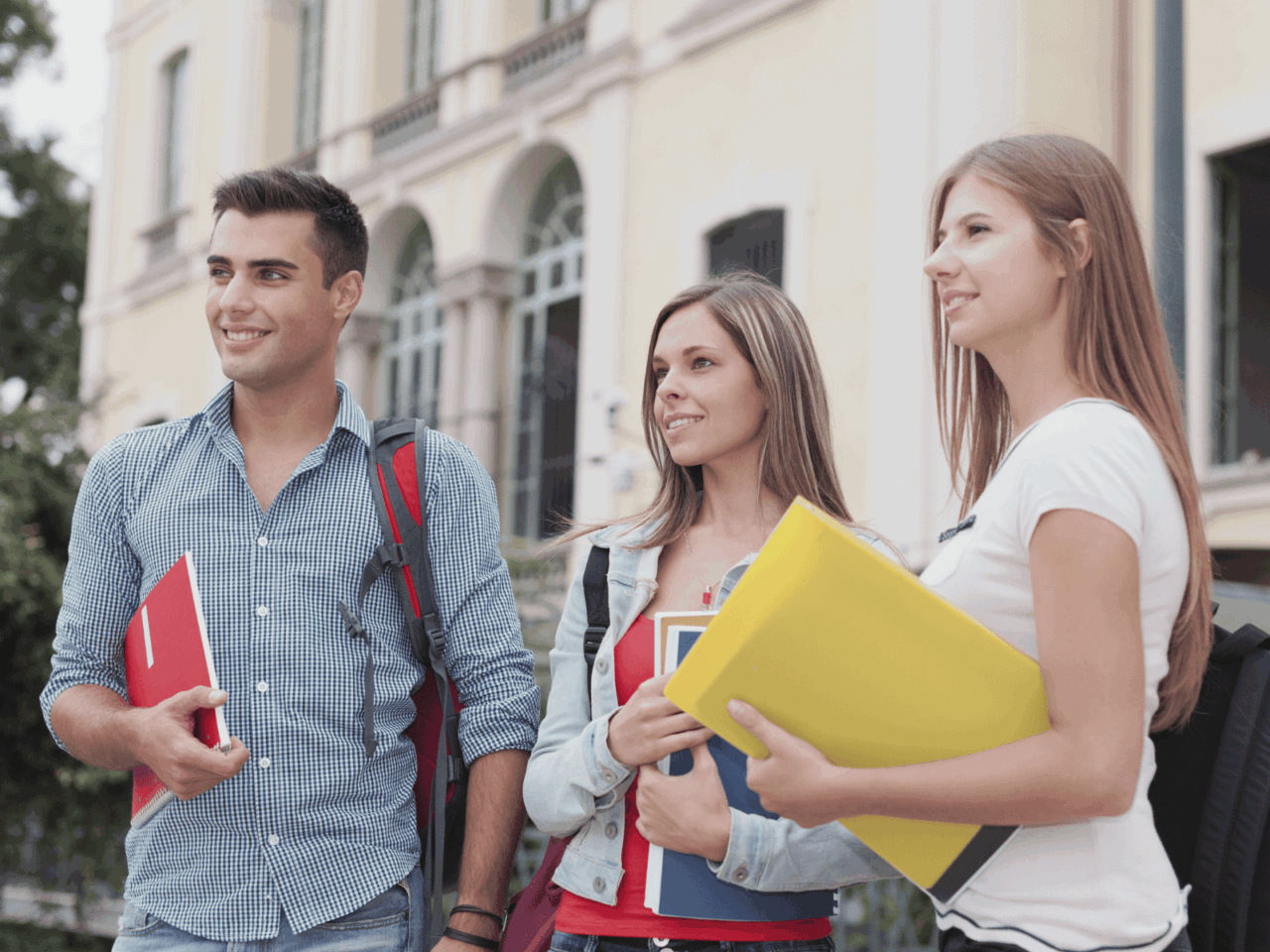https://studyabroader.com/wp-content/uploads/2025/07/4-1280x960.png